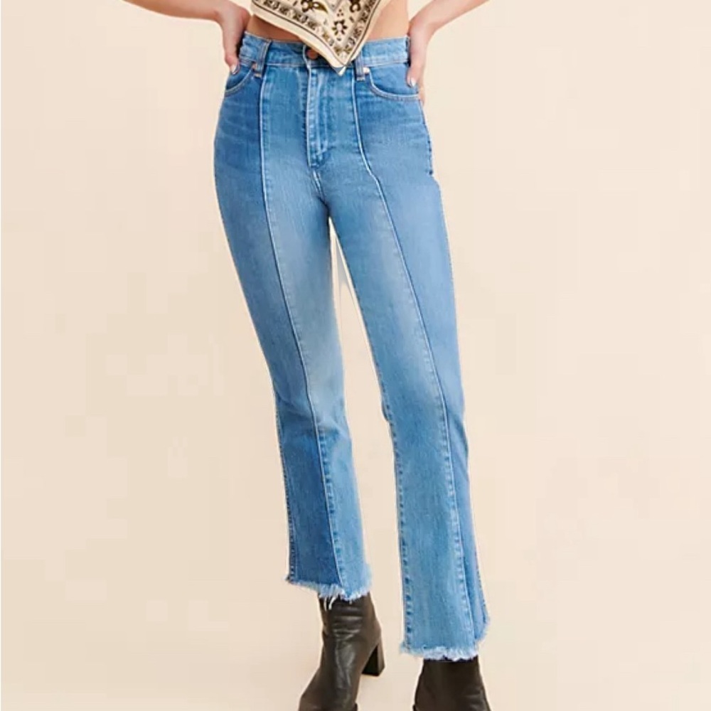 Wrangler Wrock High Rise Kick Flare Jeans Size 29